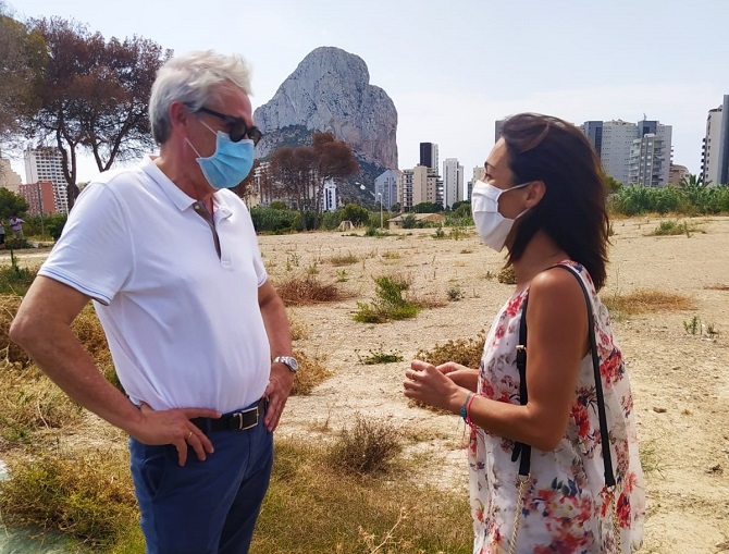 En la imagen los concejales de C's que forman parte del equipo de gobierno, Juan Manuel del Pino y Rebeca Merchán