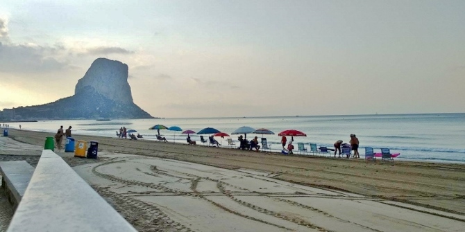 ...o en cualquier otra playa del termino municipal de Calp se ha convertido en una estampa habitual (imagen vía Victor Roncero)