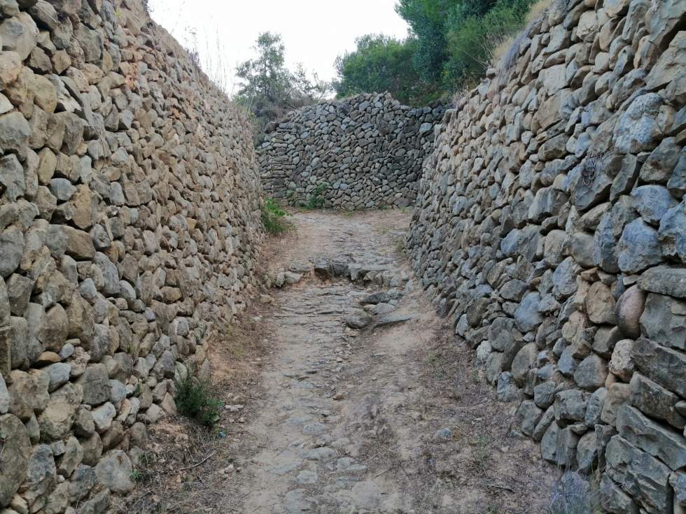 Imagen actual del “Camí de Postas” a su paso por Calp. Zona de la Soliva. Foto Archivo Ifac Filatélico.