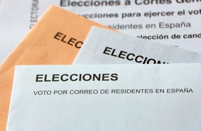 Unas papeletas electorales para las elecciones