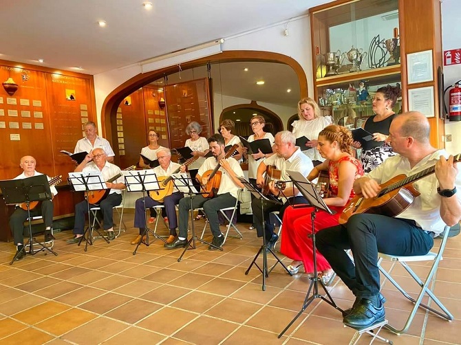La Rondalla de Calp celebra su 70 aniversario