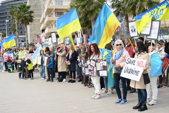 Manifestación contra la guerra en Ucrania en Calpe
