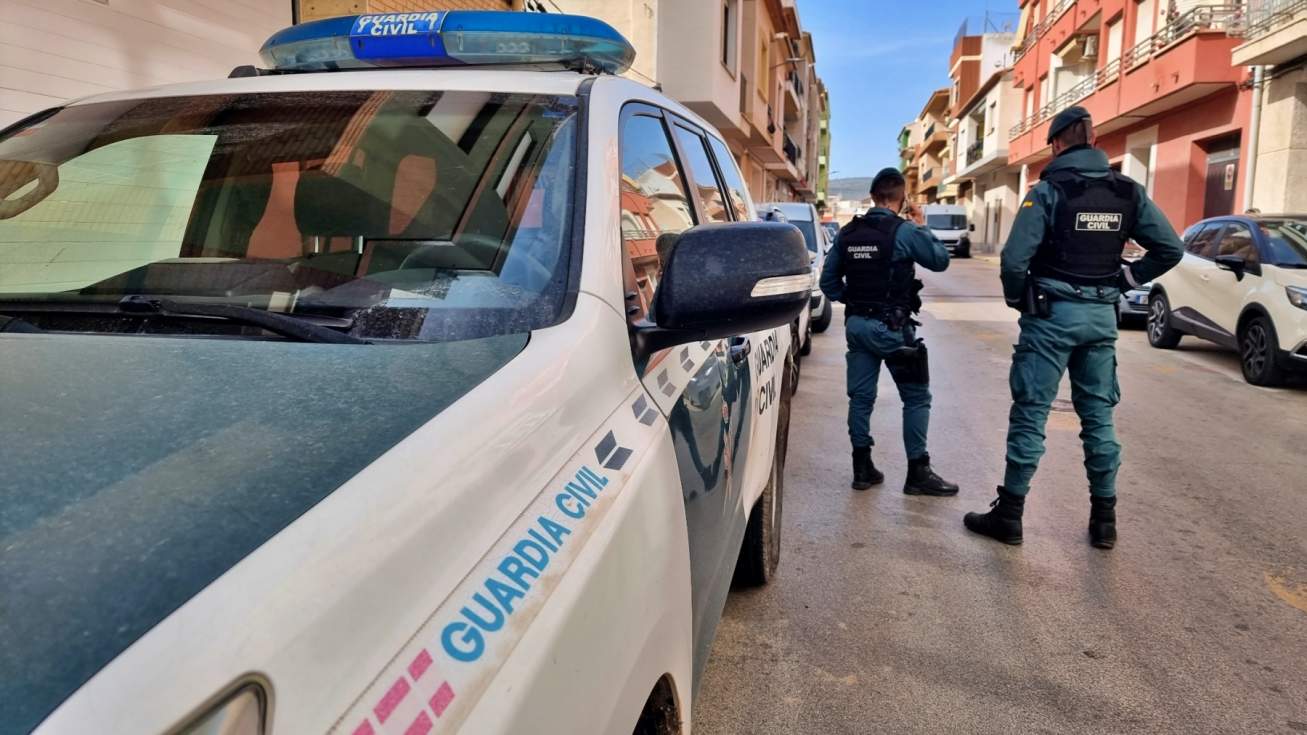 Espectacular despliegue de la Guardia Civil en Teulada Moraira
