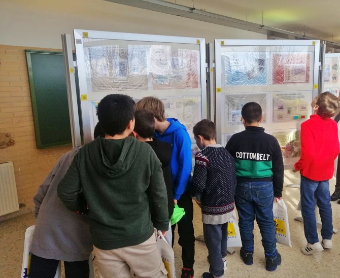 Los escolares de Calpe conocen la filatelia