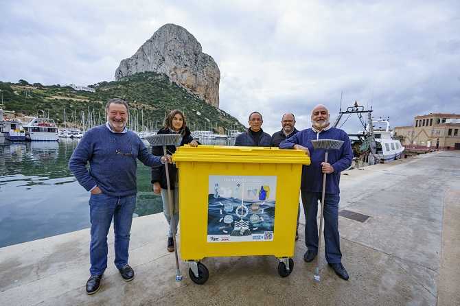 La Cofradía de Pescadores de Calpe se unen al proyecto "Barriendo Mares"