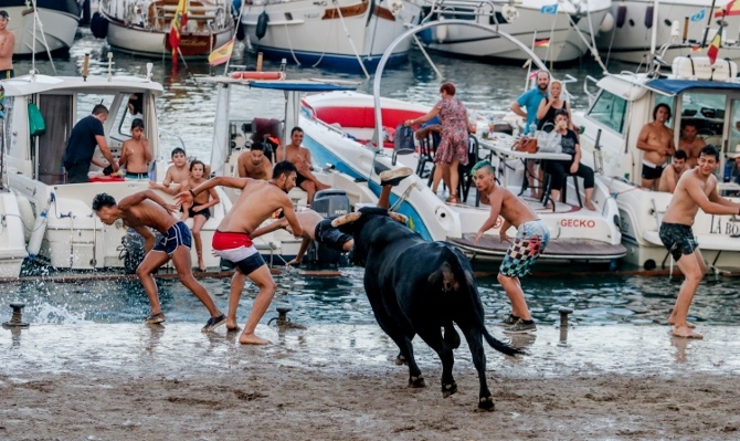 Imagen de archivo "Bous a la mar" de Moraira