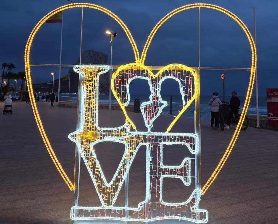 iluminación san valentín calp
