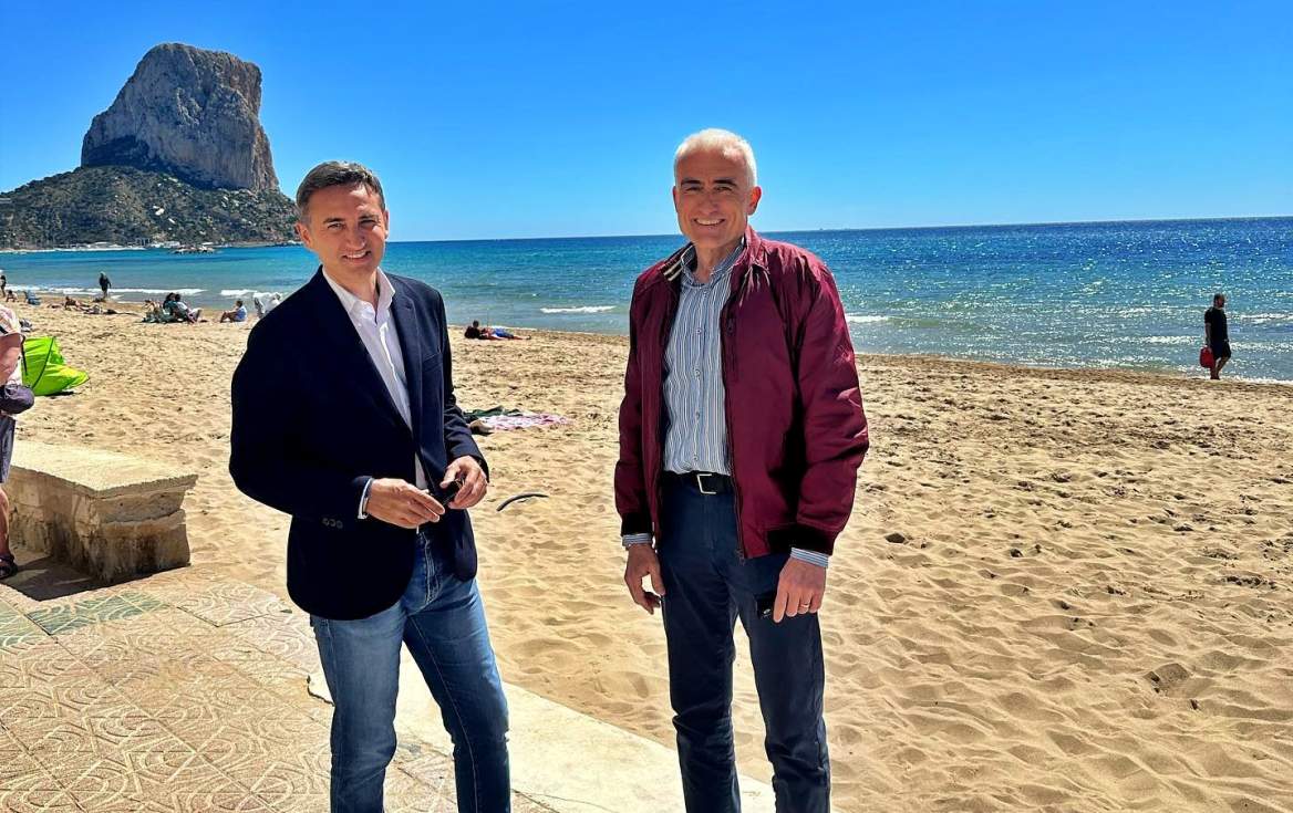 El candidato a la alcaldía por el PP, César Sánchez junto a Miguel Crespo Martínez