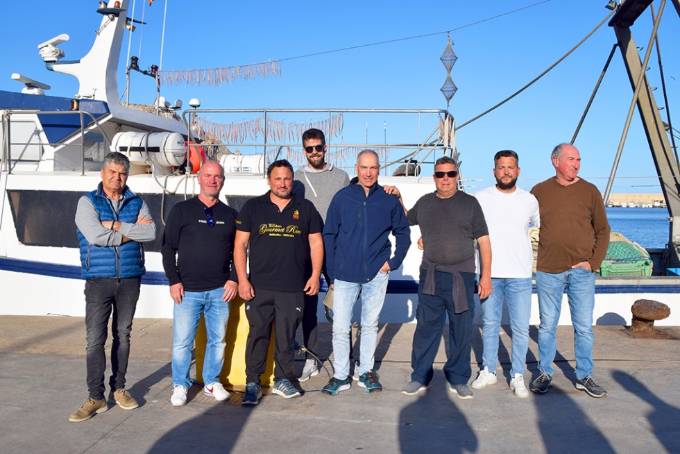 Los marineros artesanales de La Marina vaticinan el fin del oficio si no se limita la pesca recreativa furtiva