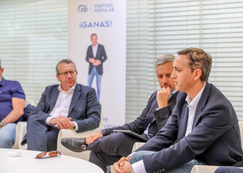 César Sánchez trae a Calp al protagonista del milagro económico de Juanma Moreno Bonilla