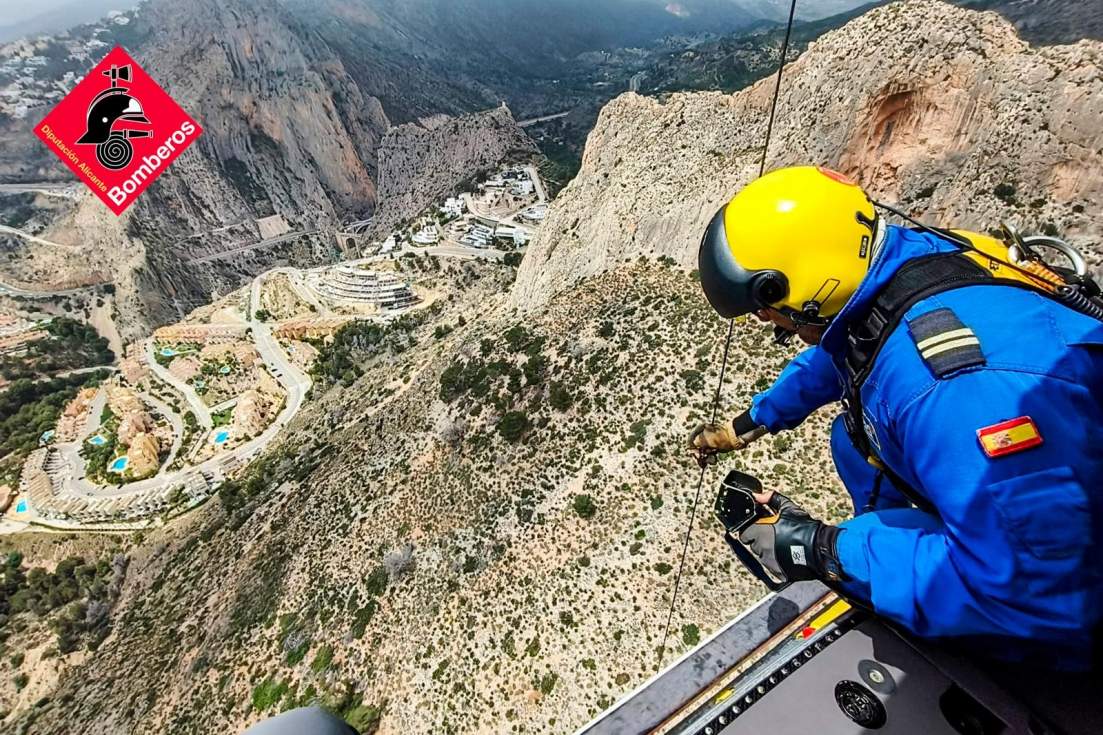 rescate escalador herido sierra toix calp