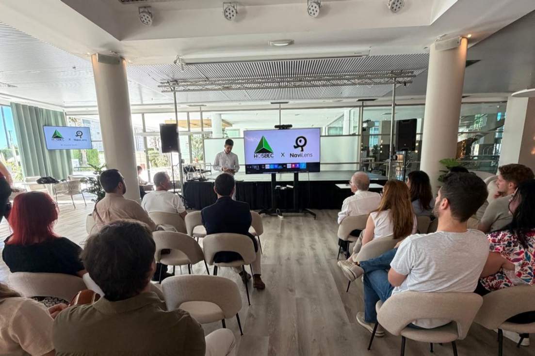 HOSBEC NaviLens acuerdo AR Diamante Beach Calp
