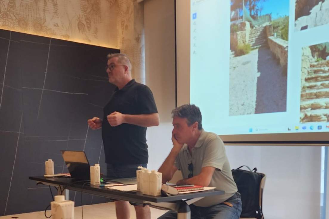 Los “safaris” del PSPV-PSOE arrancan en una senda Voramar-Borumbot marcada por el deterioro