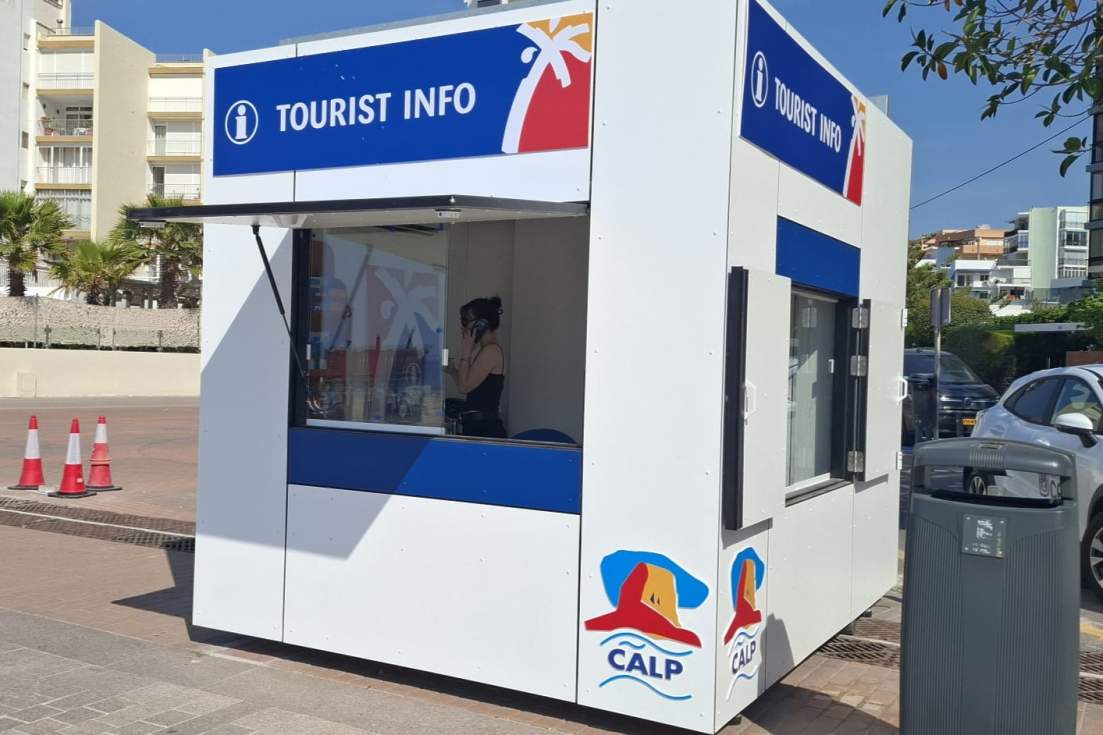 apertura Tourist Info playa Arenal-Bol calle Alemania
