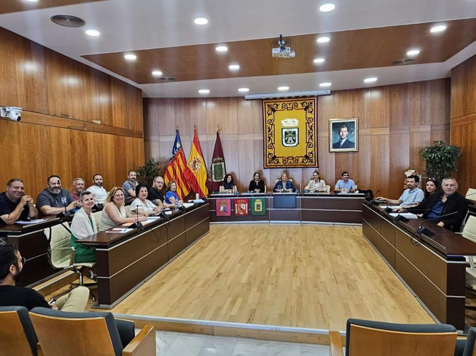En la mesa, el gobierno local junto a los sindicatos que representan a la plantilla municipal