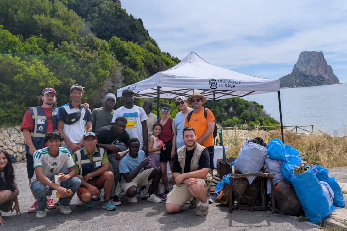 Calp limpieza Cala Manzanera 100 kilos residuos