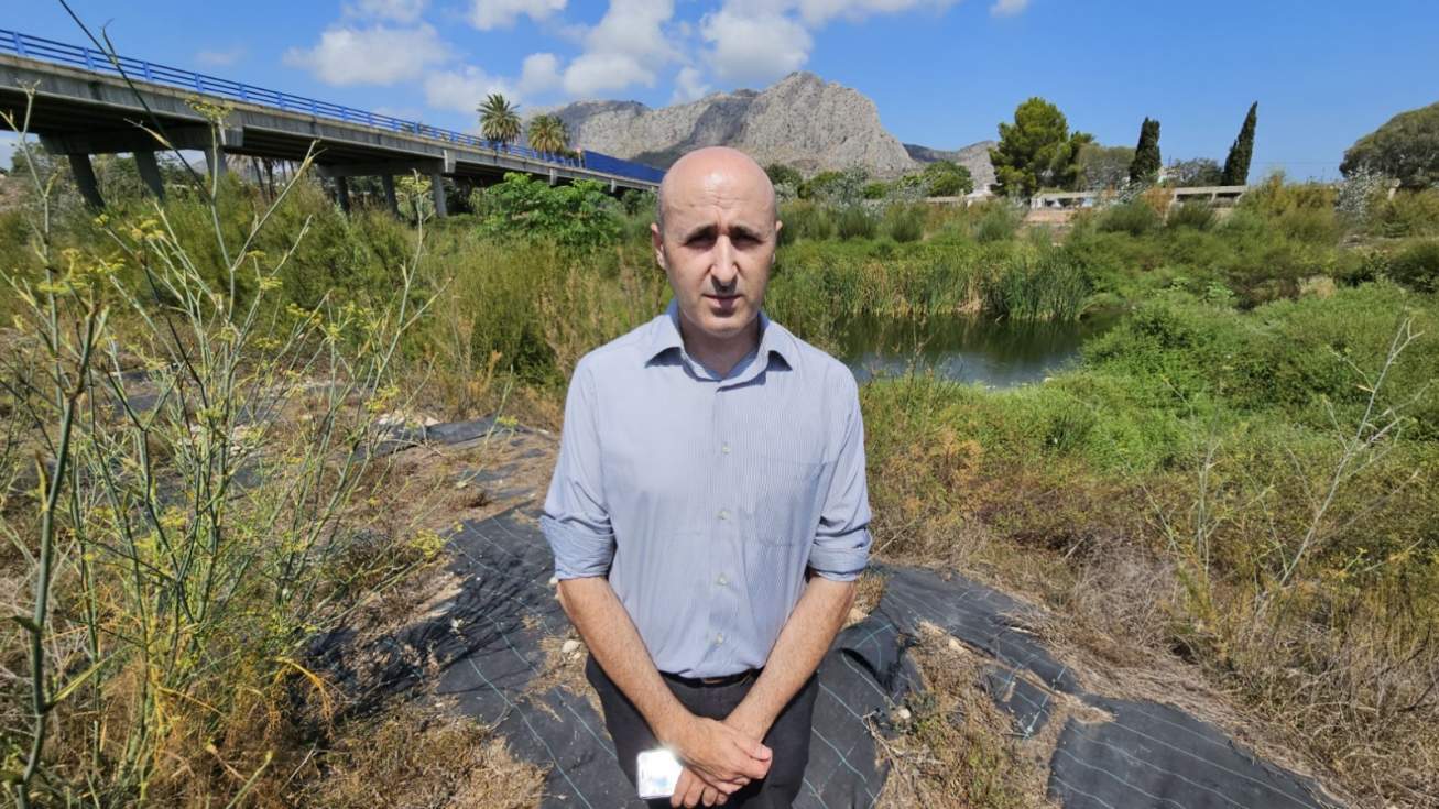 Miguel Polo en su visita al río Girona