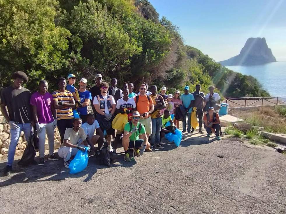 Calp retira 110 kilos de residuos en la Cala Manzanera