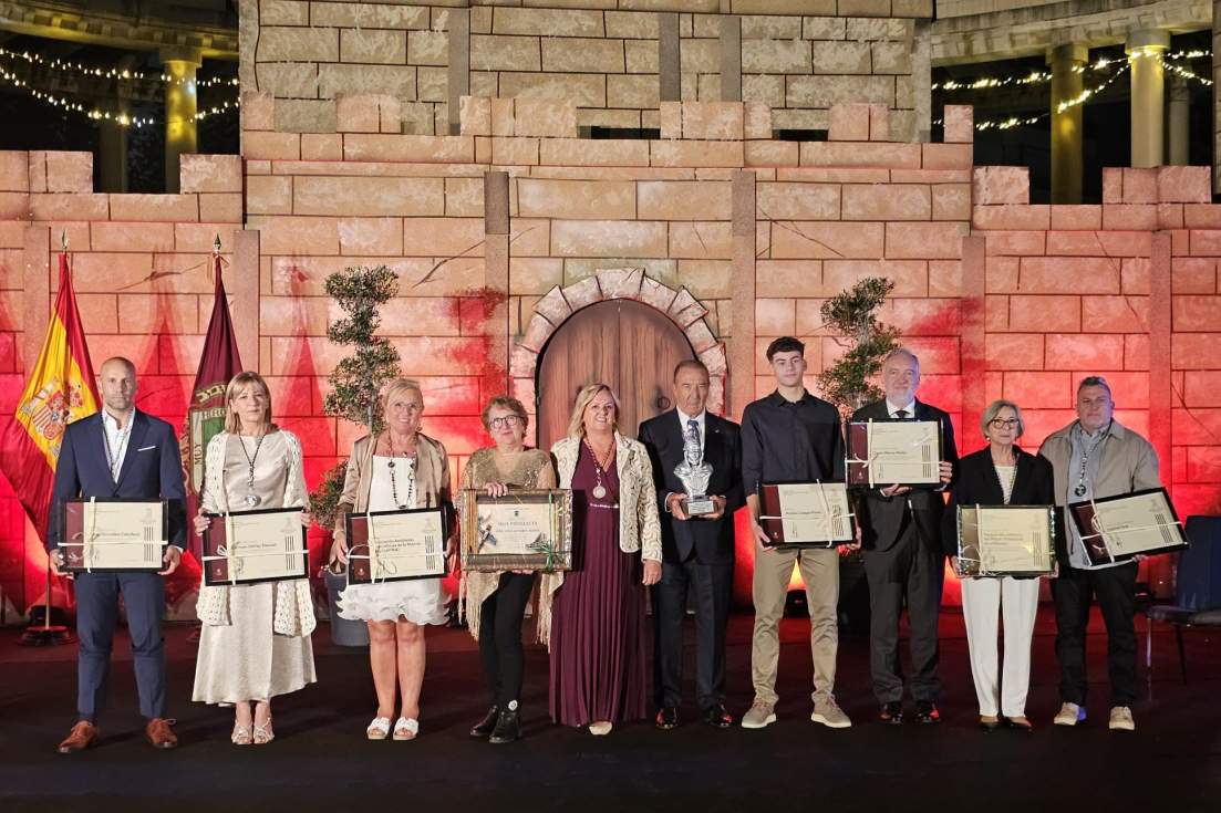 El Real Club Náutico y Lola Llinares protagonizan los premios 9 d’Octubre de Calp