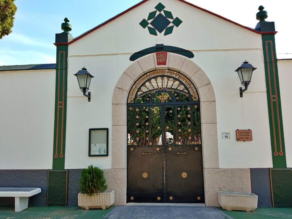 Entrada del Cementerio Municipal de Calp.