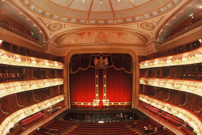 Interior del Royal Opera House de Londres, sede de las producciones que se retransmitir&aacute;n en directo en Calp.