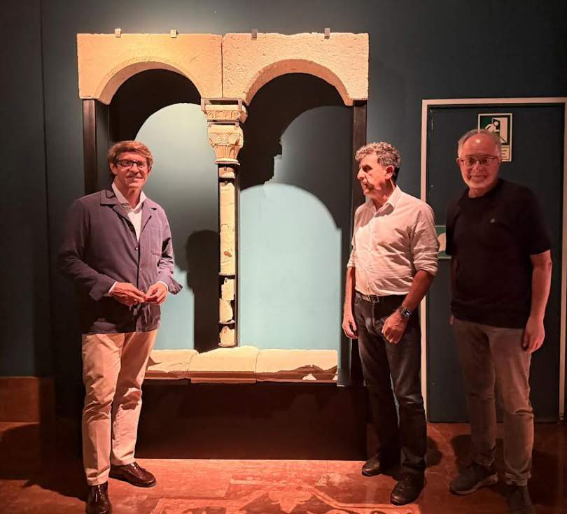 El ventanal g&oacute;tico de la Pobla de Ifach, ya instalado en la sala de Edad Media del MARQ
