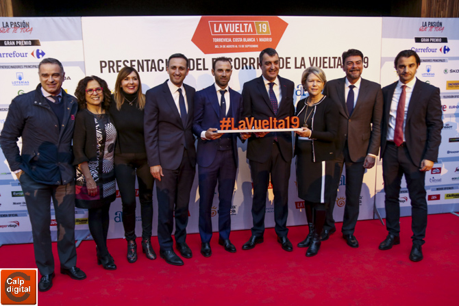 El presidente de la Diputación, César Sánchez y el diputado de Turismo, Eduardo Dolón, en la gala de presentación de La Vuelta