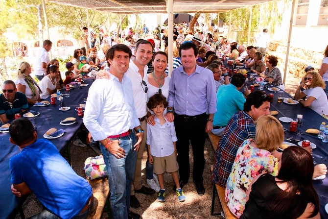 Los populares han celebrado una jornada lúdica en la fundación Abargues para celebrar el Día de las familias