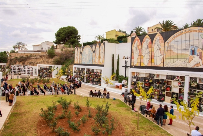 El camposanto de Calp el 1 de noviembre Día de Todos los Santos.