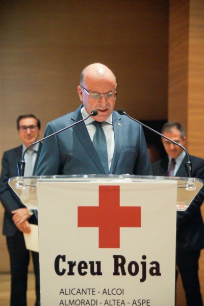 Francisco Molines Baldó es polícia local y, desde el lunes 9 de noviembre, presidente electo de la Cruz Roja de Calp