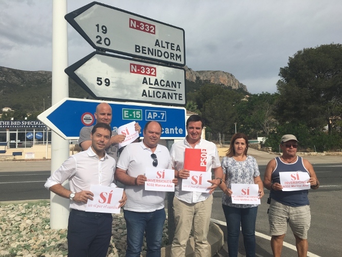 El candidato socialista al Congreso de los Diputados por la provincia de Alicante, Herick Campos en su parada en Calp